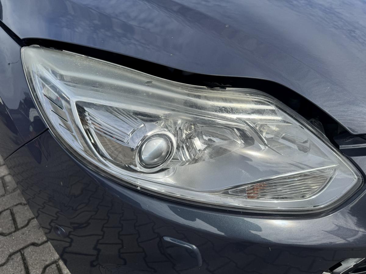 Ford Focus 3 original Xenonscheinwerfer vorn rechts Bj.2011